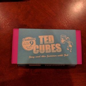 Ted Baker Ice Cube Tray (Pink/Fuschia)